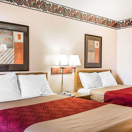 Econo Lodge McDonough Eksteriør billede