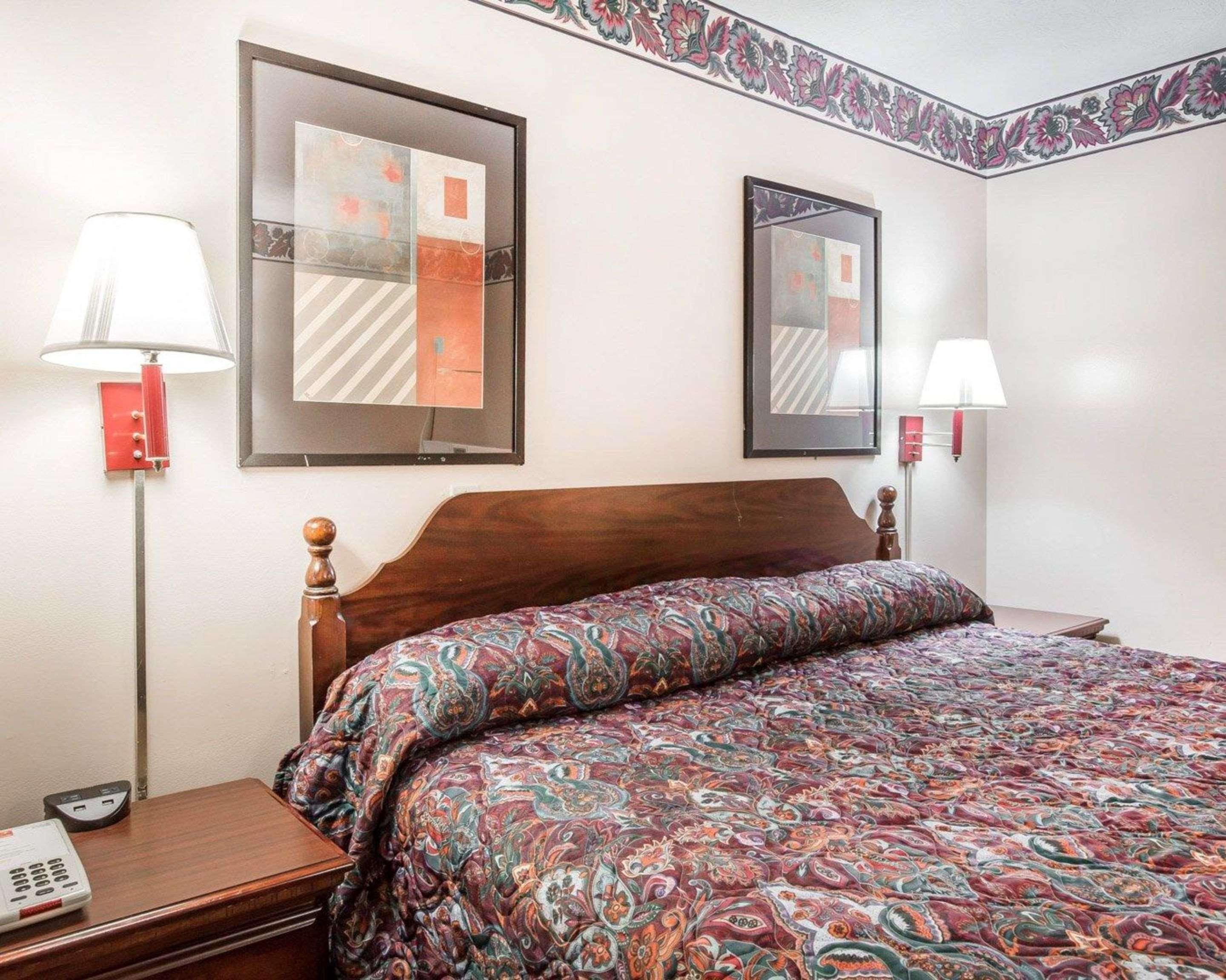 Econo Lodge McDonough Eksteriør billede