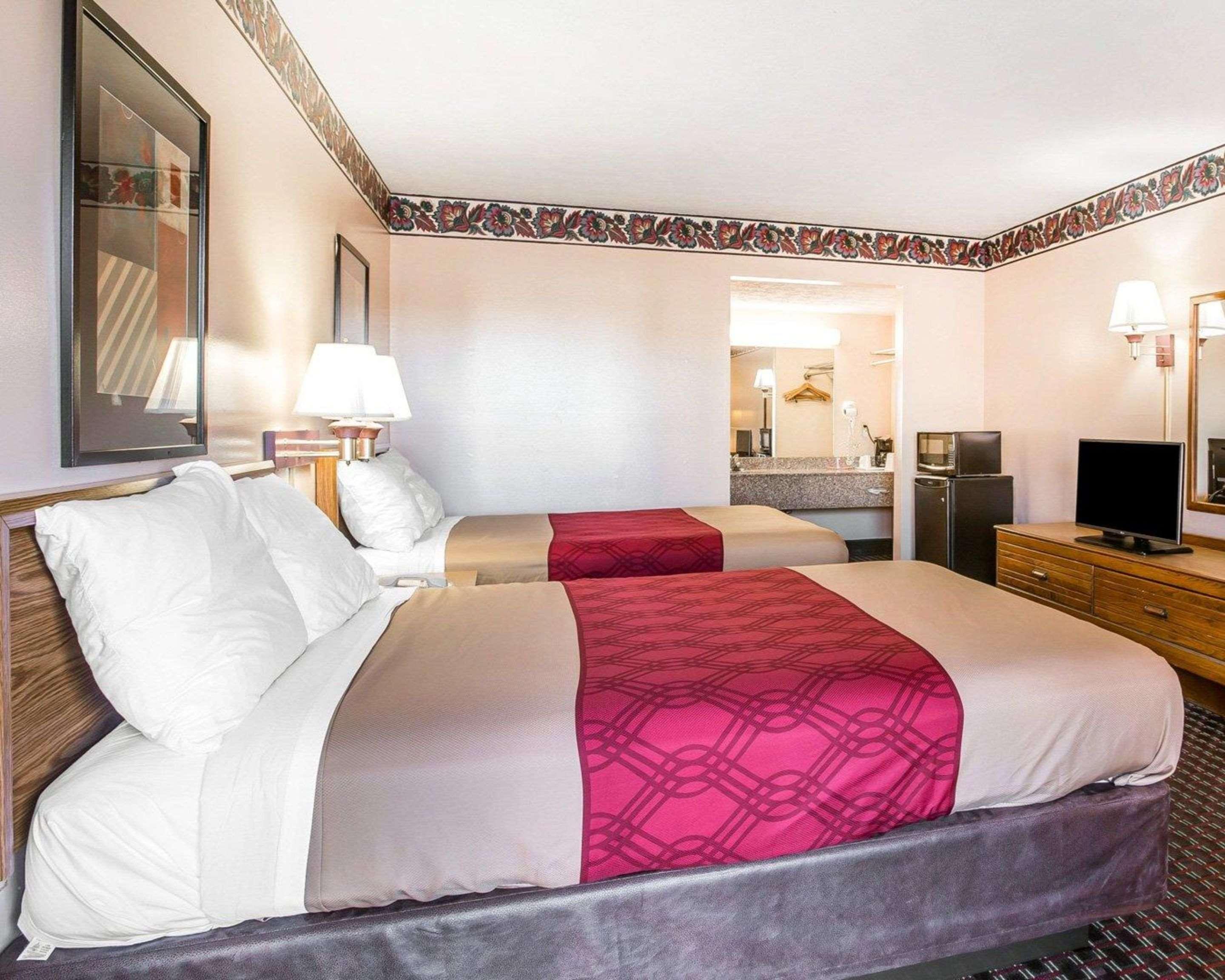 Econo Lodge McDonough Eksteriør billede