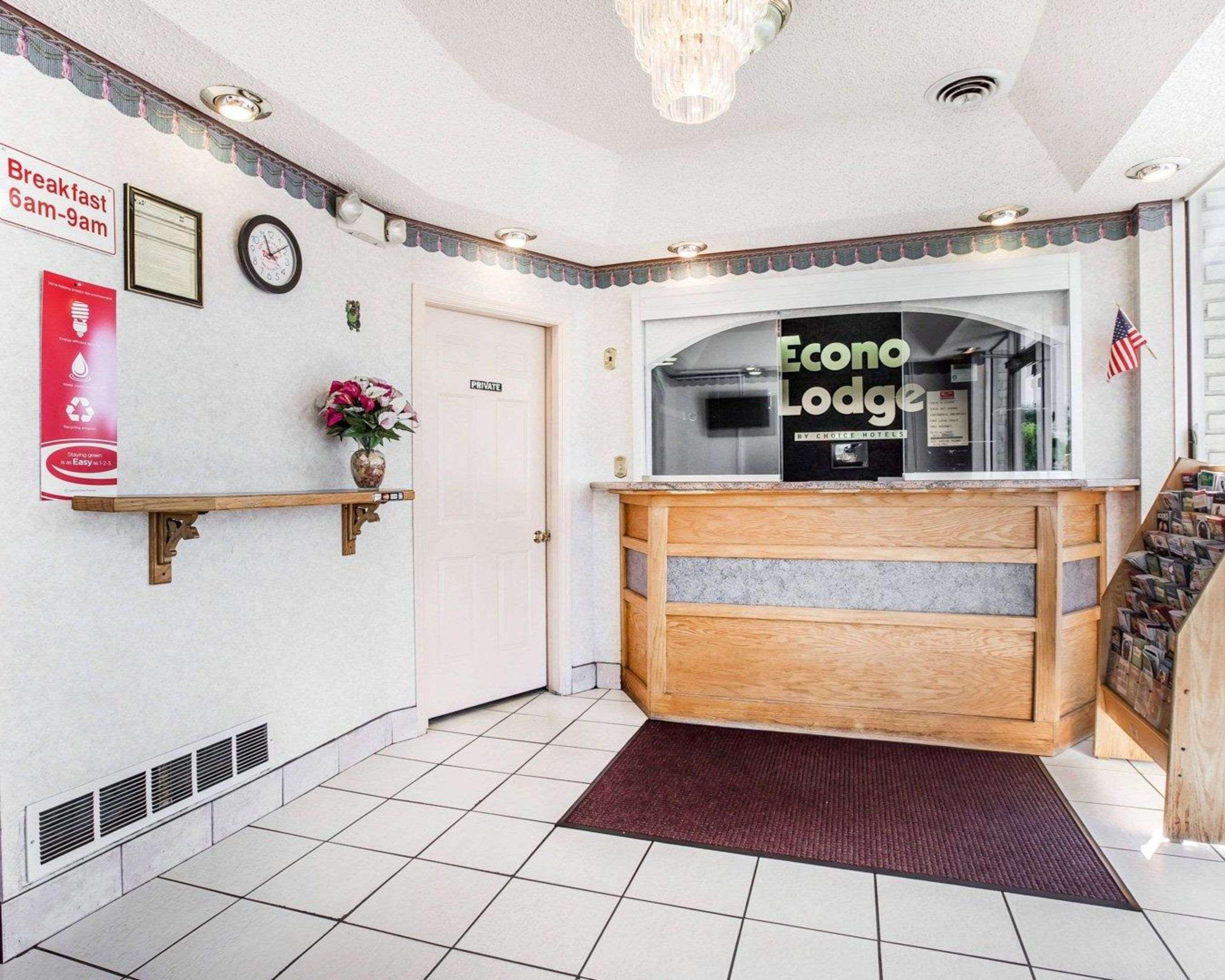 Econo Lodge McDonough Eksteriør billede