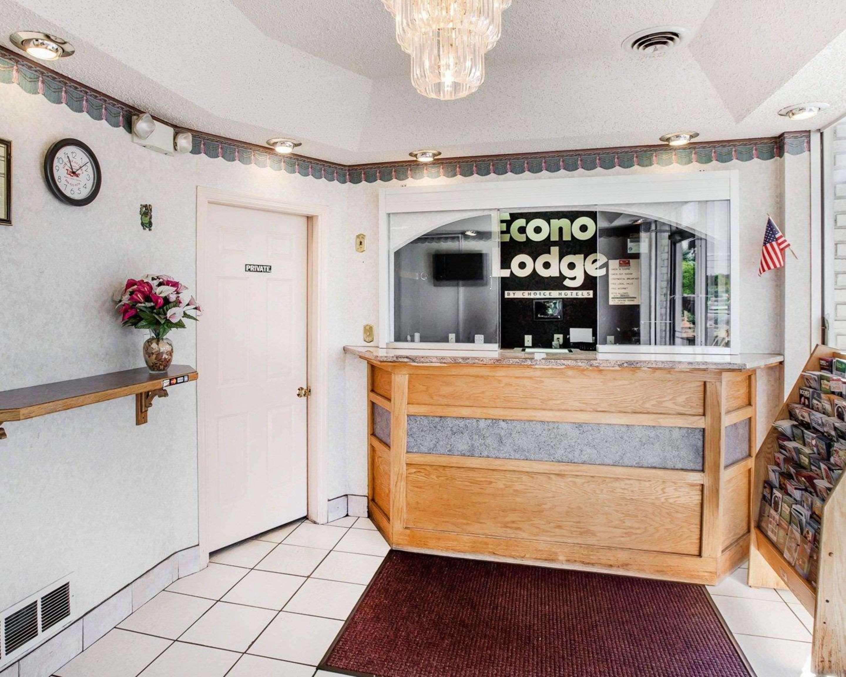 Econo Lodge McDonough Eksteriør billede