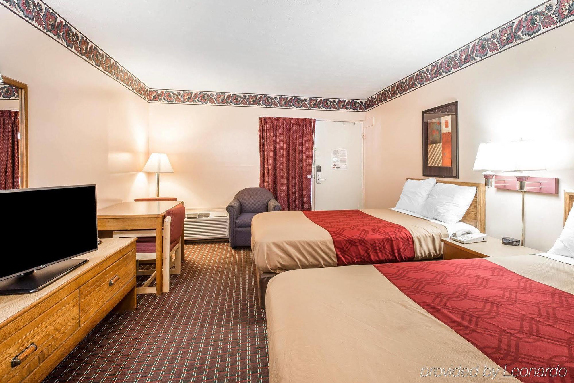 Econo Lodge McDonough Eksteriør billede