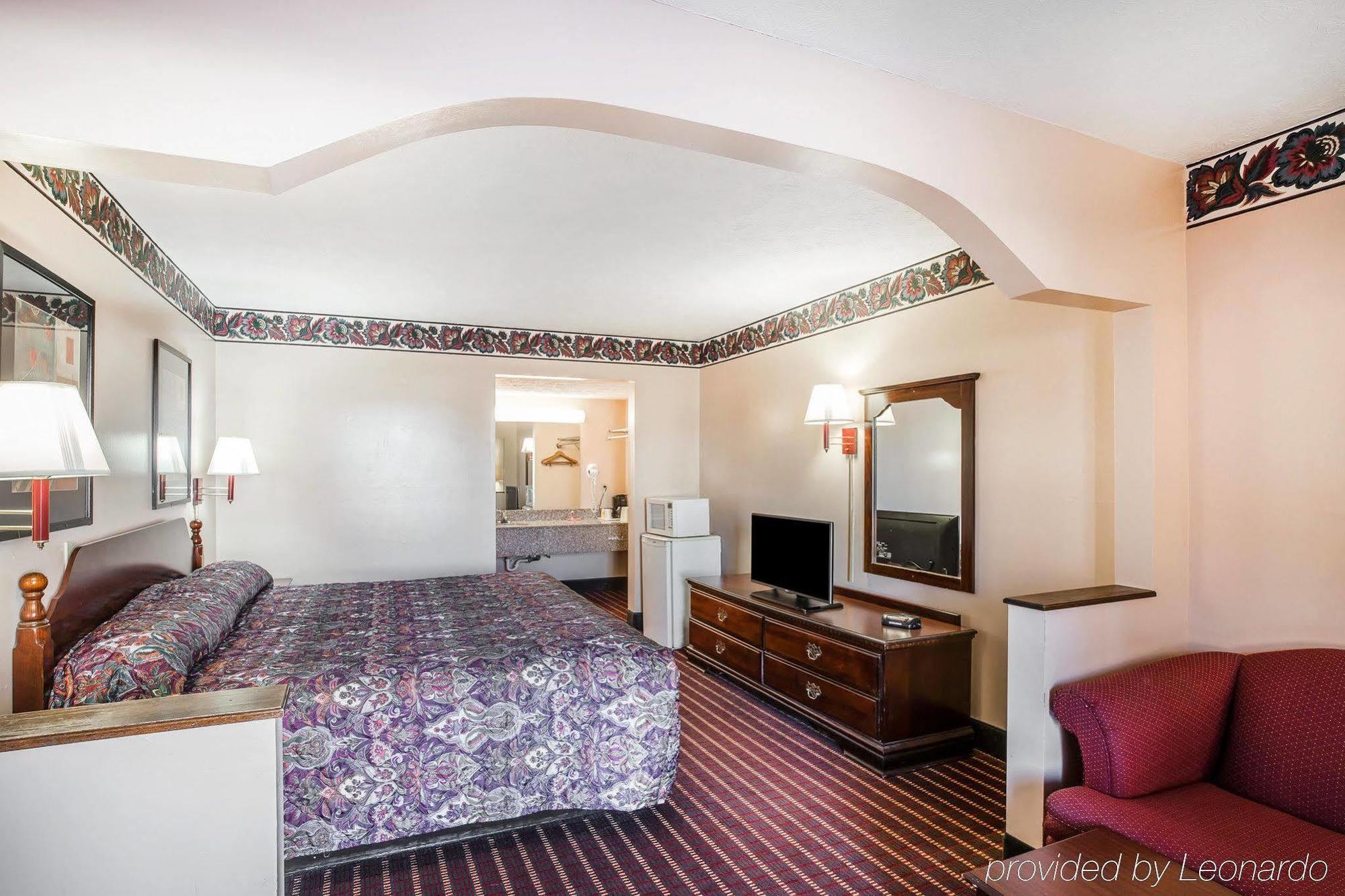 Econo Lodge McDonough Eksteriør billede
